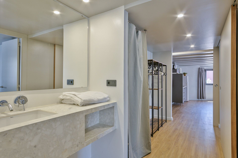 Bathroom 3, My Address in Plaza Real, Barcelona