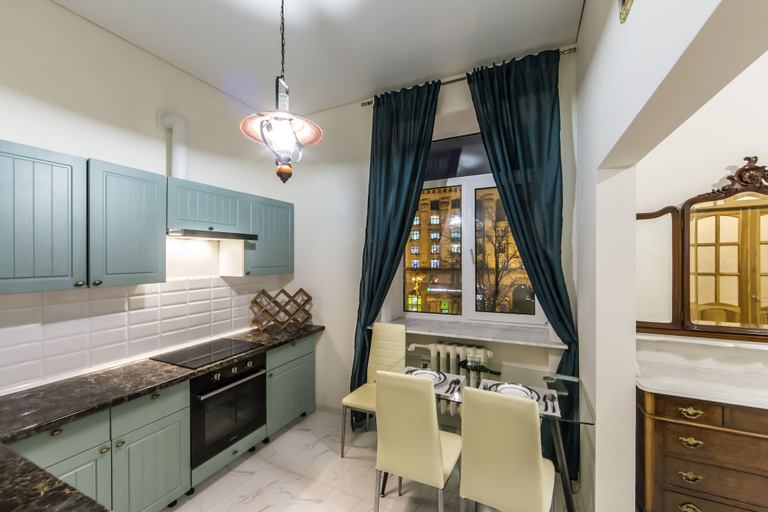 Others 4, Antique Art Apartment at Khreschatyk, Shevchenkivs'kyi