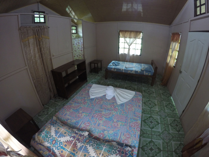 Bedroom 3, Jonny's cabins drake day, Osa