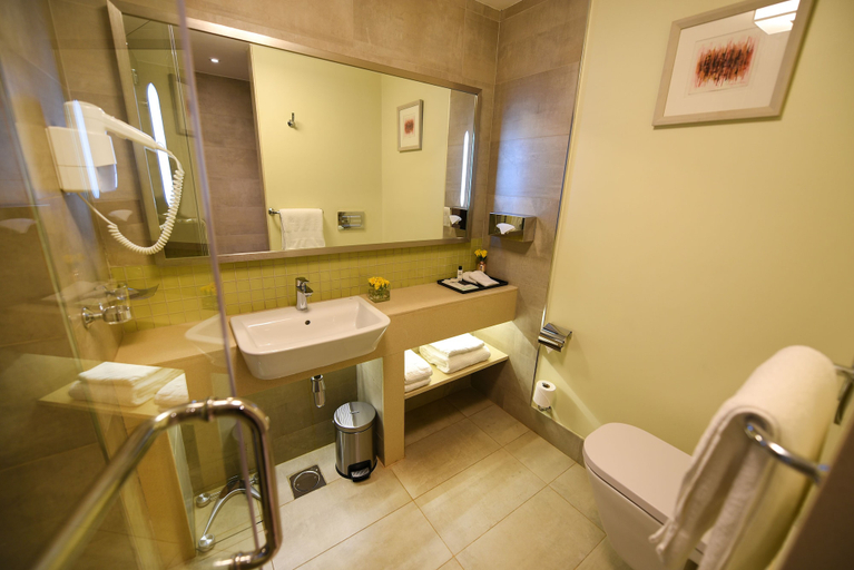 Bathroom 5, Mestil Hotels & Residences, Kampala