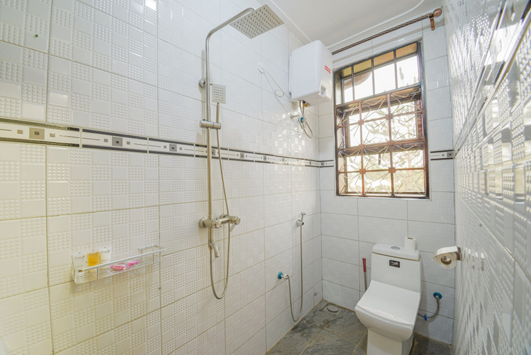 Bathroom, Mlex Hotel, Busiiro