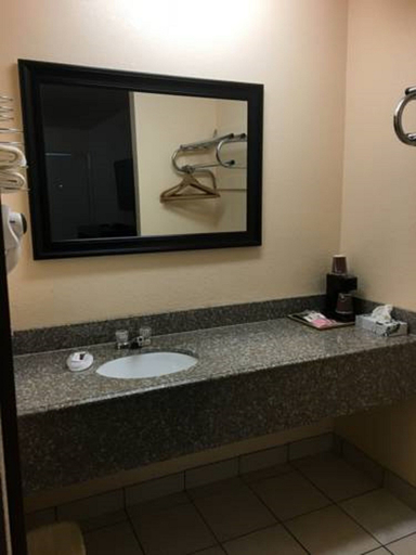 Bathroom 3, Ozark Springs Lodge, Ndola