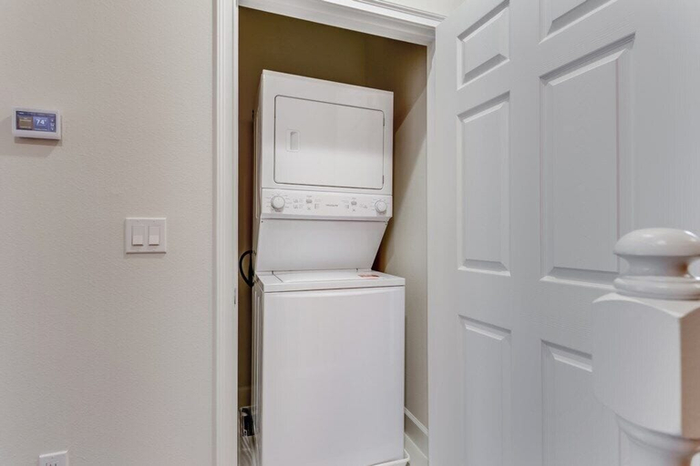 Bathroom 3, 1629tra, Lake