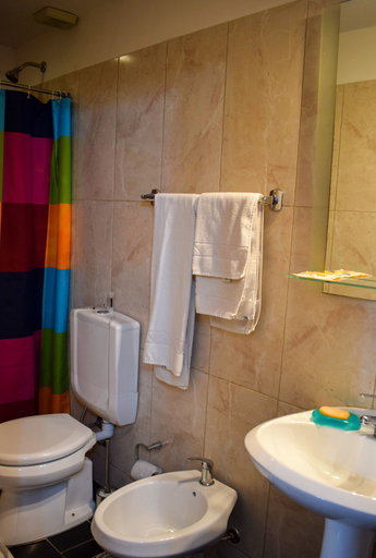 Bathroom 3, Hotel Casablanca, Montevideo