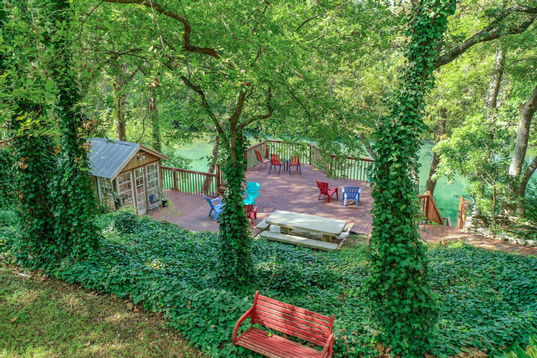 The Lamb's Rest Inn, Comal