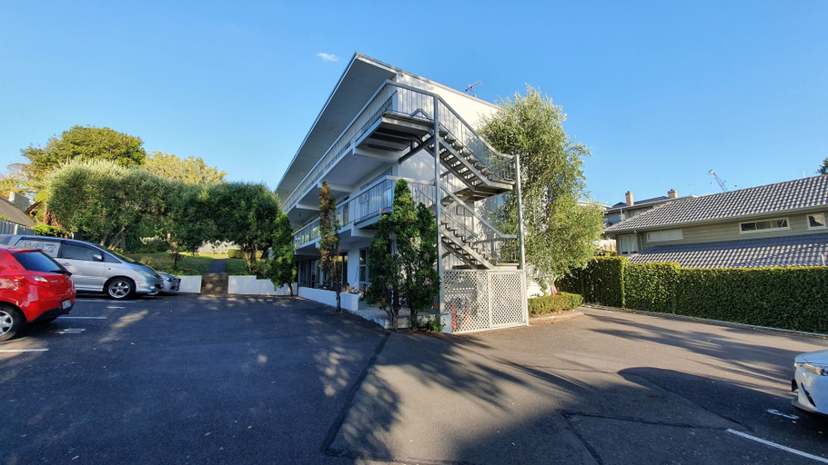 Exterior & Views 2, Herne Bay Gem Near Beach - Carpark, Waitakere