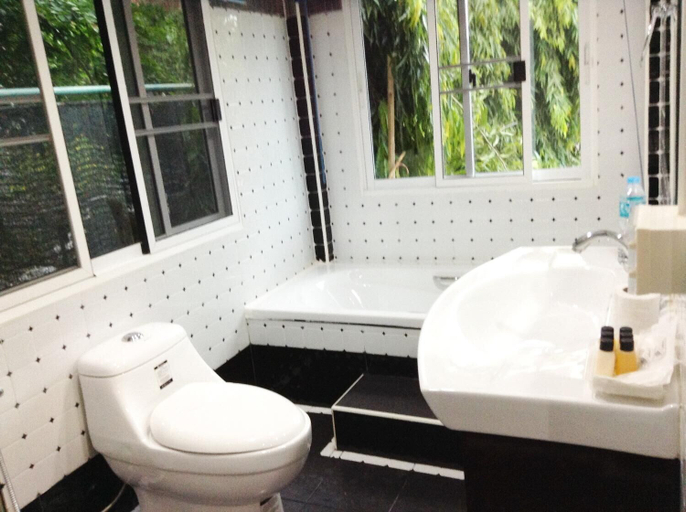 Bathroom, Panida Suite, Bang Plad