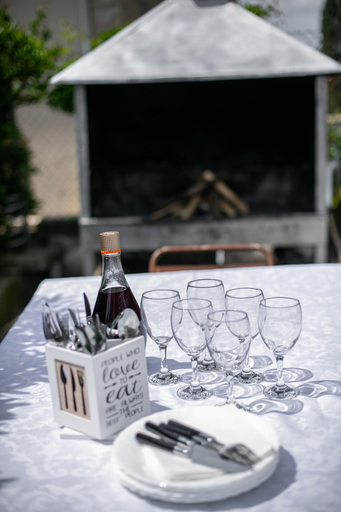 Food & Drinks, Apartments Lovric, Okrug
