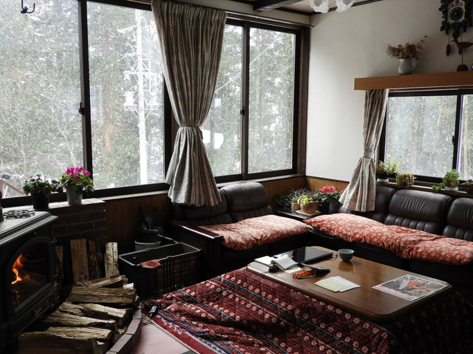 Others 4, Brocken hutte, Hakuba