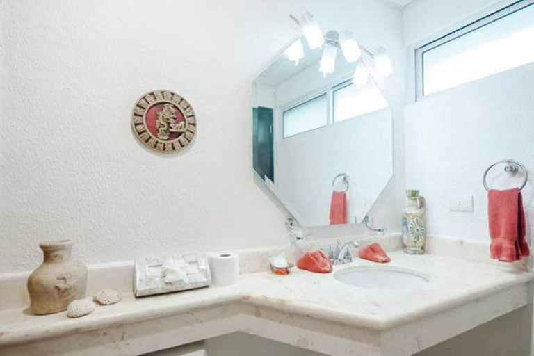 Bathroom, Pelicanos Condominium by ChezPlaya, Cozumel
