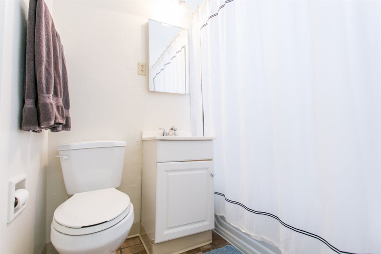 Bathroom 4, Orange Tree Cottages Downtown, San Diego