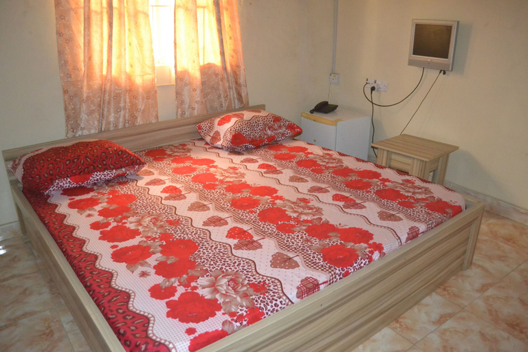 Bedroom 3, Kings Crown Hotel, Alimosho