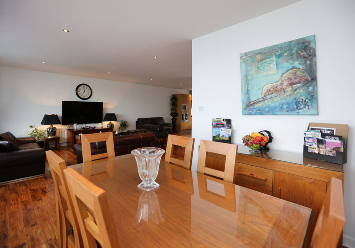 Others 5, Waterfront Penthouse, Edinburgh