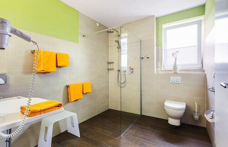 Bathroom 3, Hotel Hiemann, Leipzig
