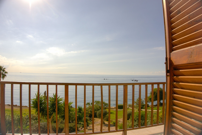 Others 5, Beachfront Azura Sunrise