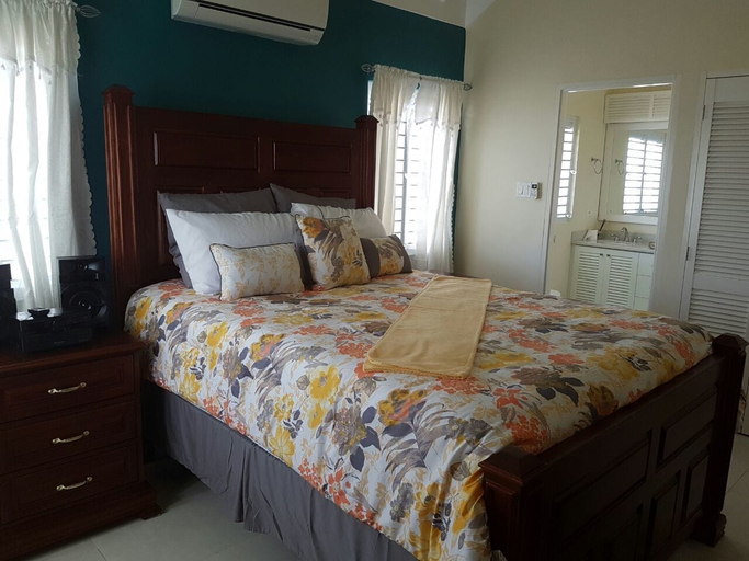Bedroom 2, Ocho Rios Villa at Coolshade IX