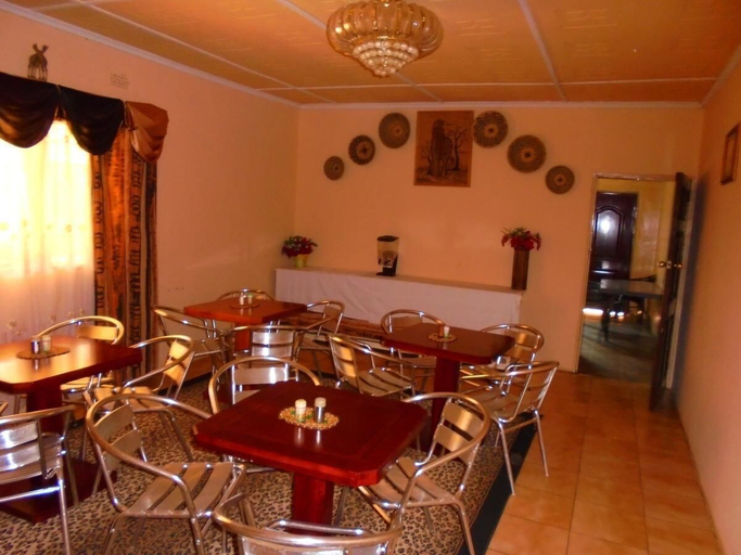 Food & Drinks 3, Royal Kwandu Gardens, Livingstone