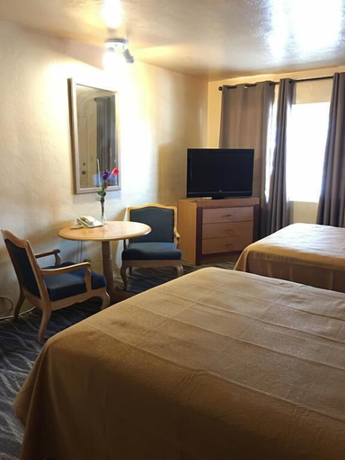 Bedroom 2, Sky Ranch Inn, Yolo