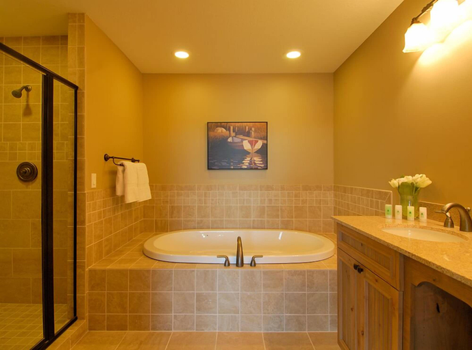 Bathroom, Trappers Landing Lodge, Cass