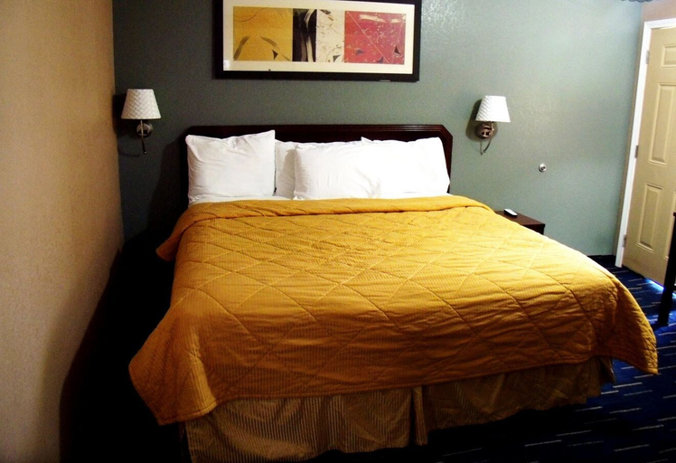 Bedroom 2, Country Inn Sterling, Rice