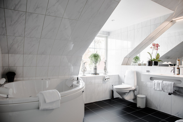 Bathroom 4, Höörs Gästgifwaregård, Höör