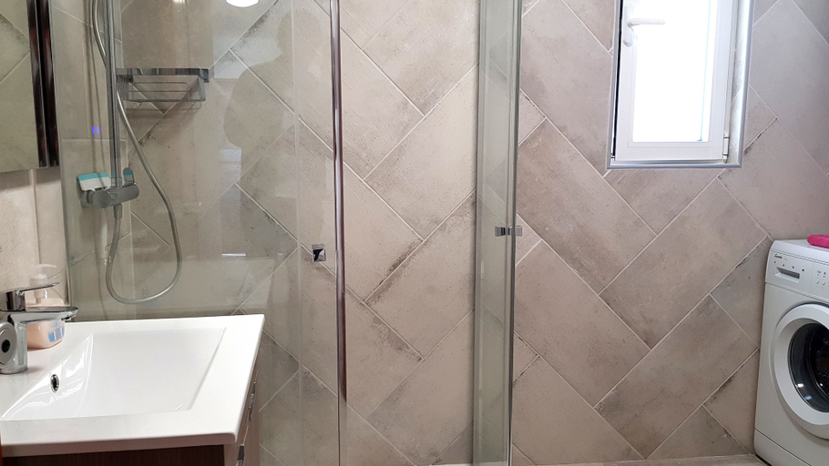 Bathroom 4, Albufeira Cerro Mar by Rentals in Algarve (63), Albufeira