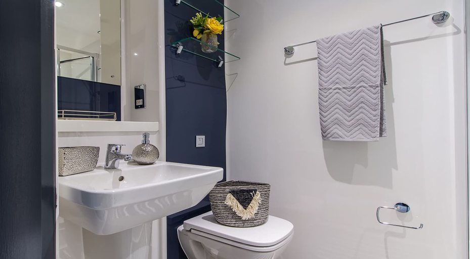 Bathroom 2, 33 Parkside - Coventry, Coventry