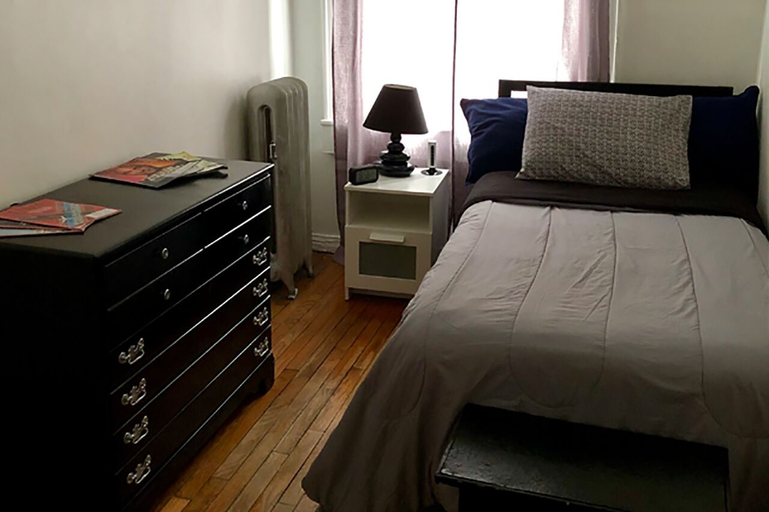 Bedroom 2, Door172, New York