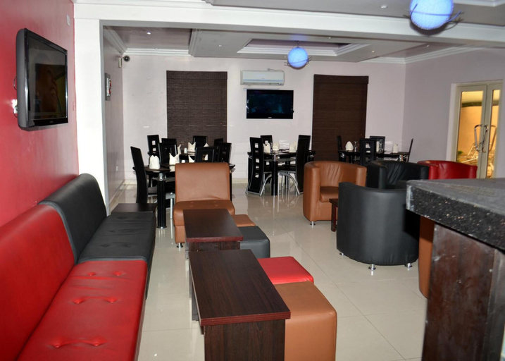 Food & Drinks 5, De Rigg Place, Mainland