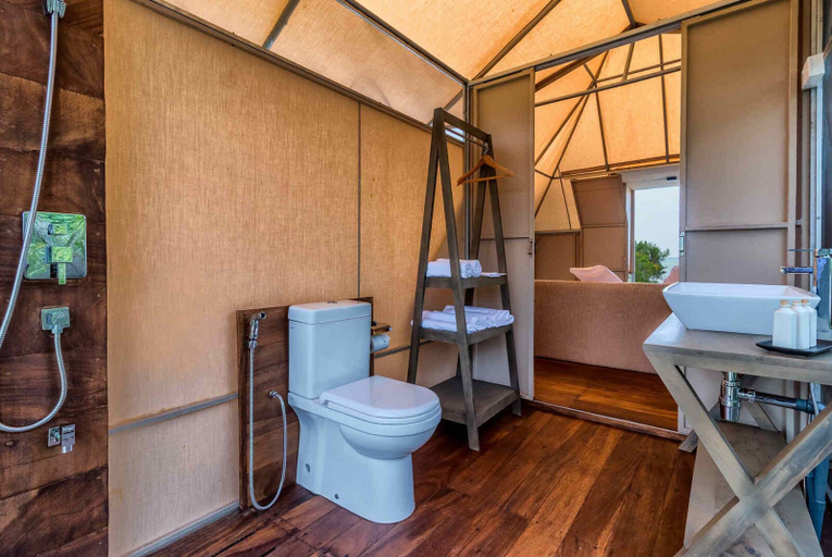 Bathroom, Kodev, Kalpitiya