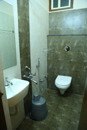 Bathroom 3, Horizon Inn, Chennai