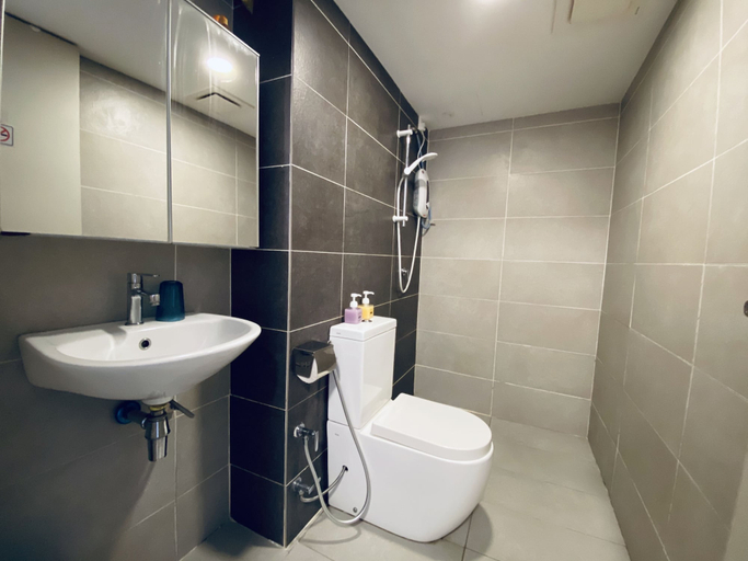 Bathroom 4, Chrisenbel Suites - Pinnacle PJ, Petaling Jaya