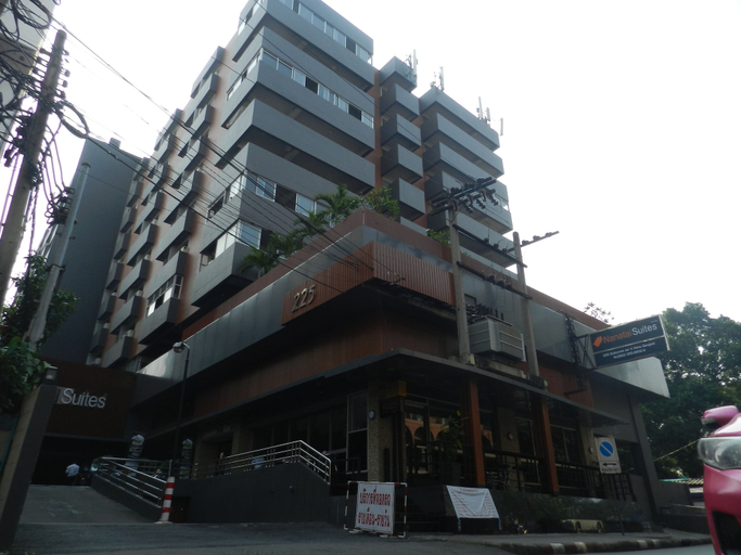 Exterior & Views 2, Nanatai Suites, Khlong Toey