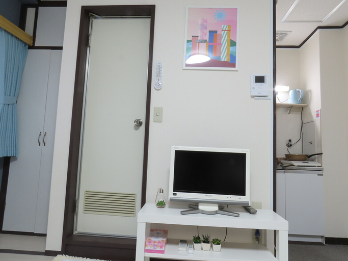 Others 5, Roland’s House 302, Nakano City