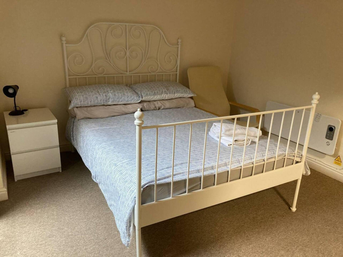 Bedroom 4, 1-bedroom Ground Floor Near Rugby School, Warwickshire