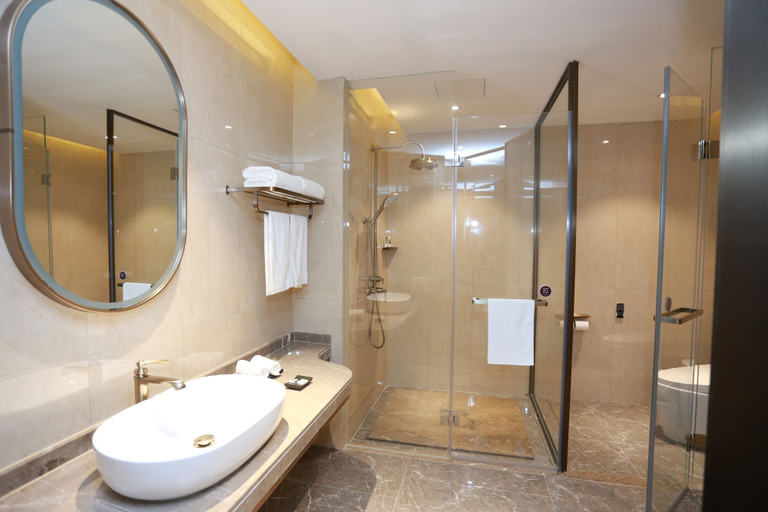 Bathroom 4, Mercure Wuhan Yangluo, Wuhan