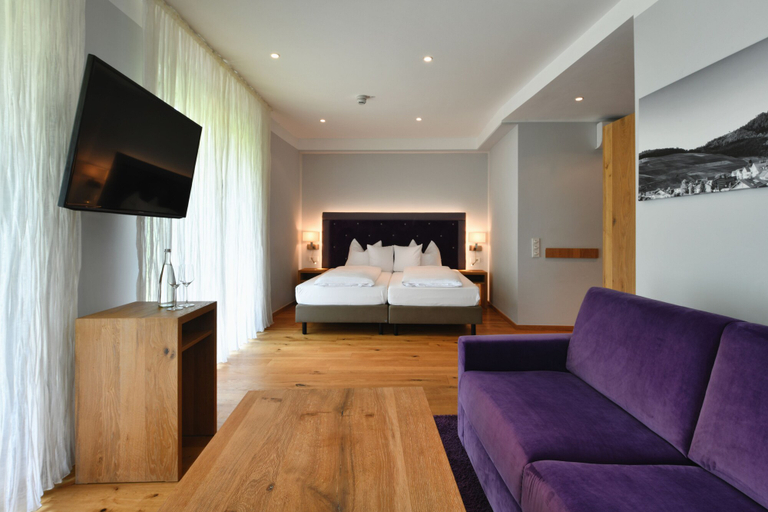 Bedroom 4, Hotel Rebenhof, Baden-Baden