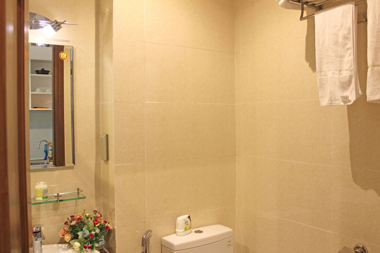 Bathroom 3, Le Hieu Apartment at Sky Center, Tân Bình