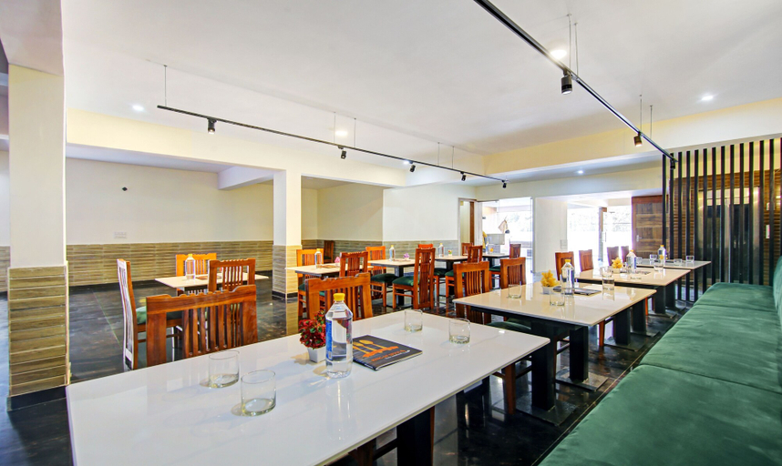 Food & Drinks 5, Treebo The Eden Roc, Gautam Buddha Nagar