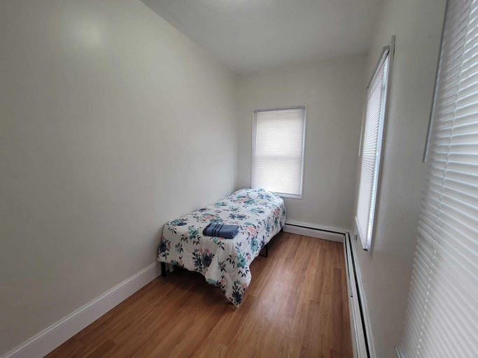 Bedroom 4, 182 Heath st, Boston
