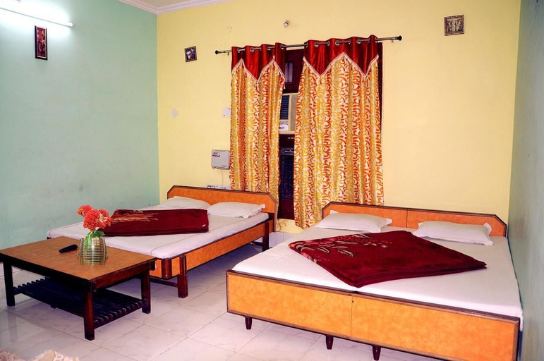 Bedroom 2, Hotel Golden, Hardwar