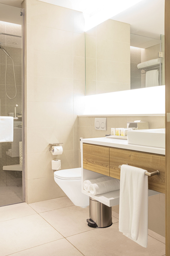 Bathroom 5, Hyatt Centric Soalteemode Kathmandu, Bagmati