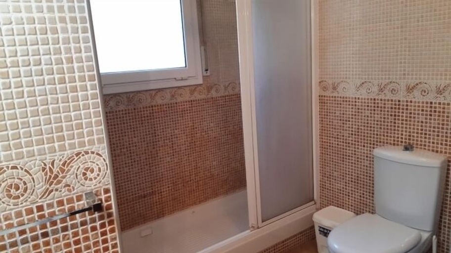 Bathroom 3, Villa Benicarlo, Girona