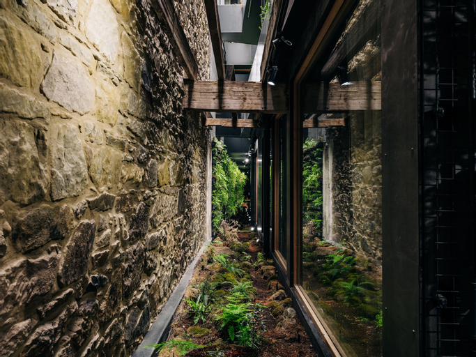 Exterior & Views 13