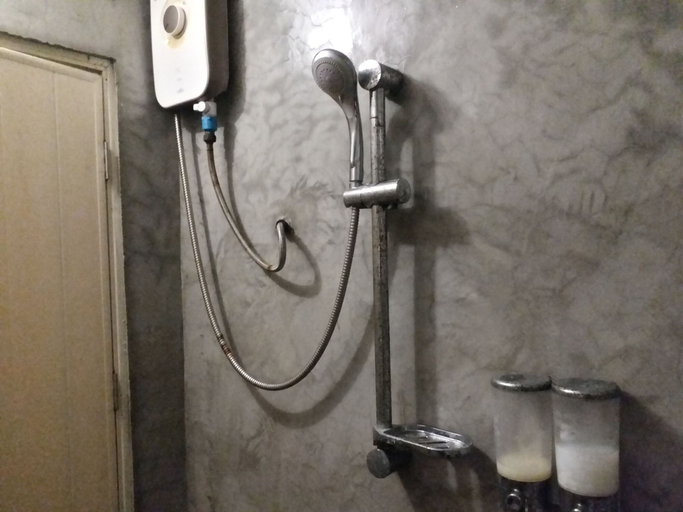 Bathroom 4, Chang Hostel Suvarnabhumi, Lat Krabang