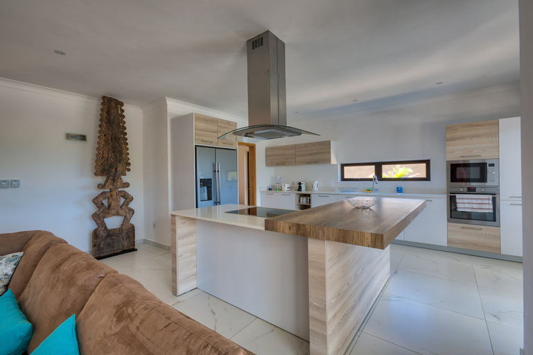 Others 5, Villa de Haut Standing Diroma