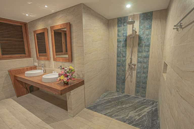 Bathroom 4, Hidden Seroja Villa, Denpasar