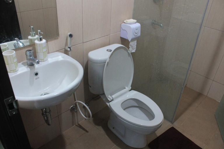 Bathroom, Apartement Group A at Tamansari Papilio Surabaya, Surabaya