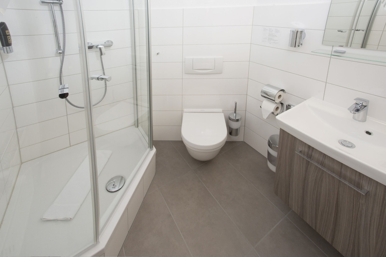Bathroom 5, Hotel Mille Stelle City, Heidelberg