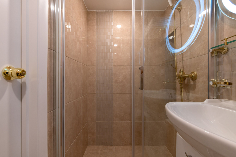Bathroom 3, ColorSpb Apartments Nevsky Prospect Legends, Sankt-Peterburg gorsovet